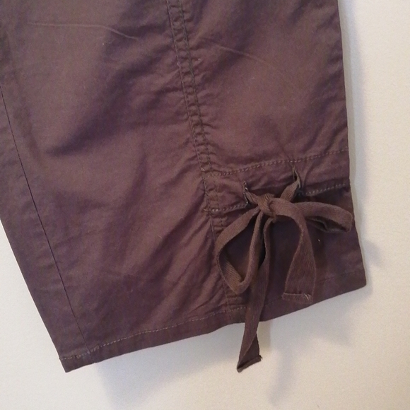 Caribbean Joe, Island Supply Company, ladies dark brown Capri, Size 6, petite - Picture 3 of 9